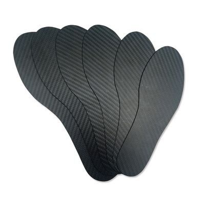 Insólas esportivas de fibra de carbono absorvendo choque energia de retorno para a explosividade dos atletas
